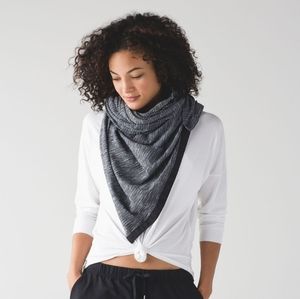 Lululemon Vinyasa Scarf Rulu Coco Pique Black White